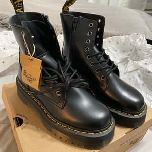 NWT JADON BLACK DR. MARTEN BLACK BOOT